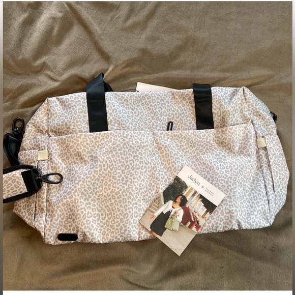 🤍Two Jadyn Travel Bags 🤍 - Picture 2 of 8